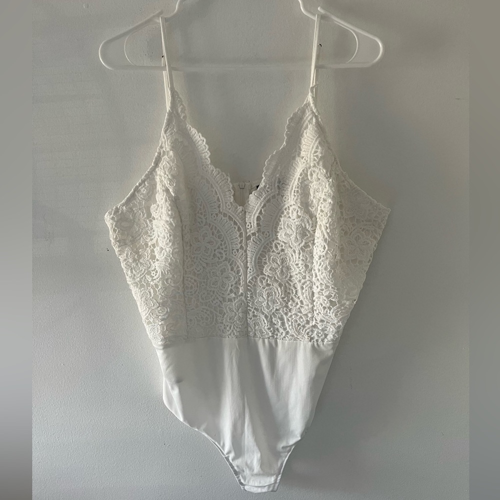 Boohoo White Bodysuit, Size: 24